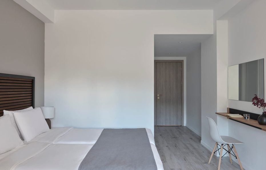 Double/Twin Room With Sharing Pool