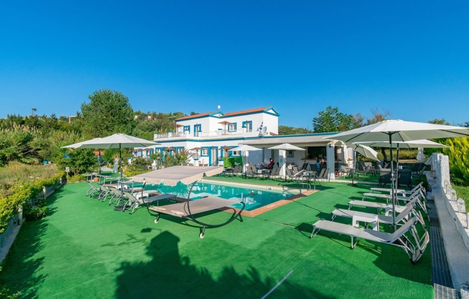 Akis Villa Studios & Apartments with Pool