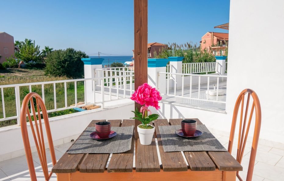 Akis Villa Studios & Apartments with Pool