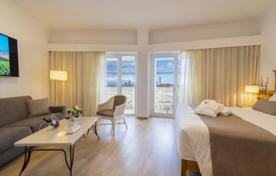 Junior Suite Old Town View