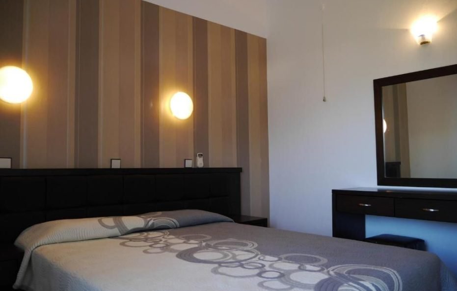 Standard Room with Mountain View