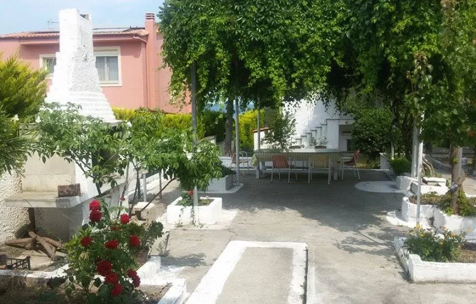 Alexandros Apartment