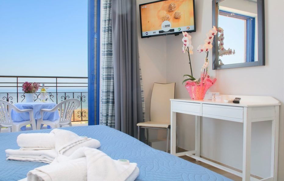 Double or Twin Panoramic Sea View