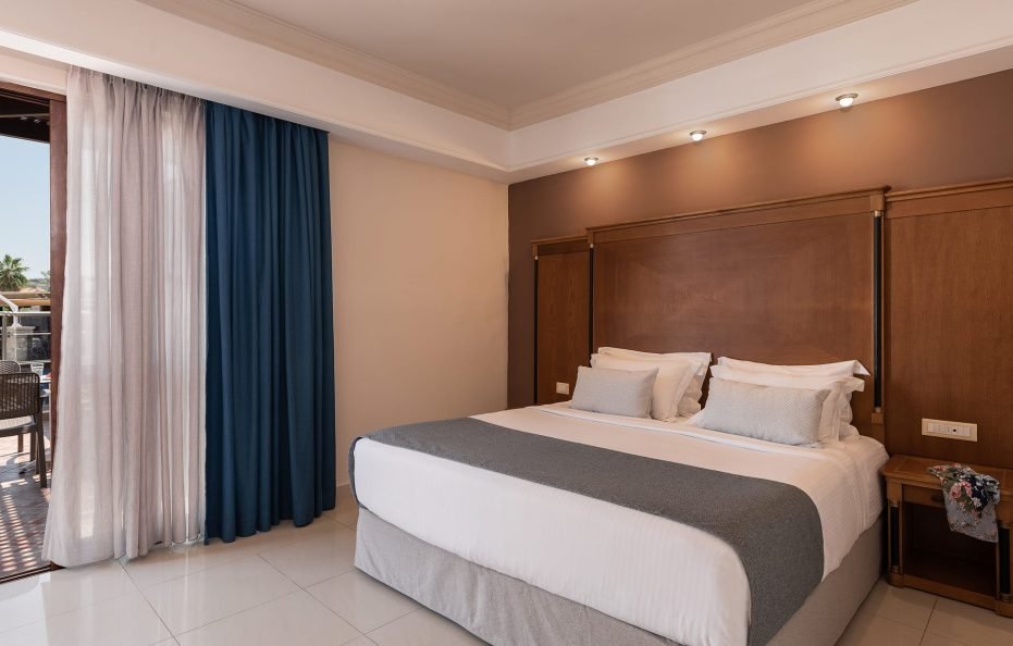 Family Suite Private Pool Inland View