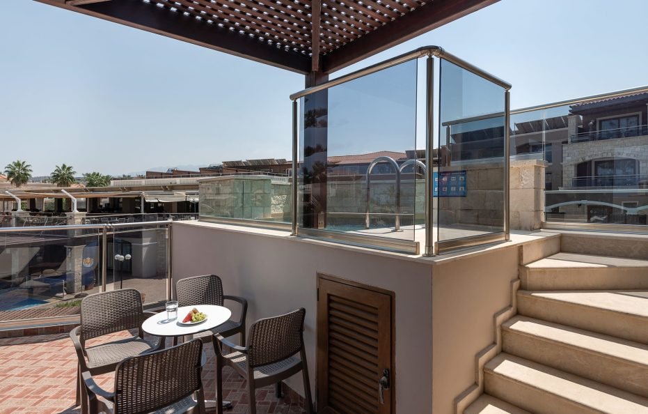 Family Suite Private Pool Inland View