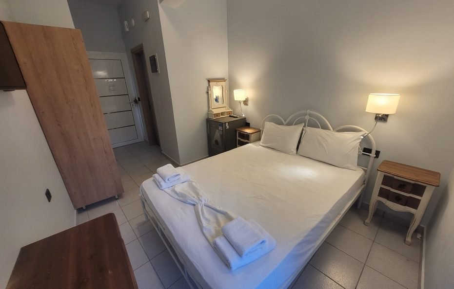 single room double bed