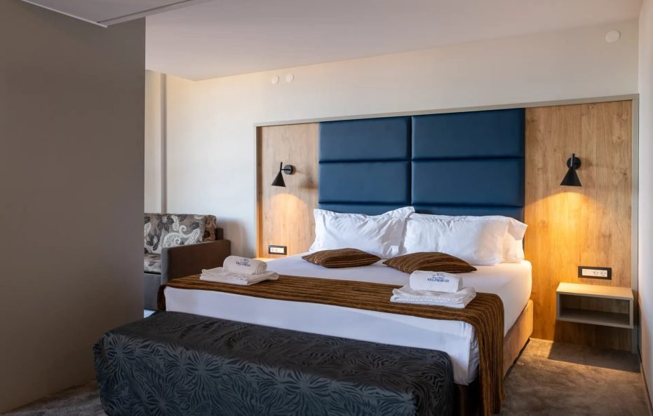 Double Deluxe Room