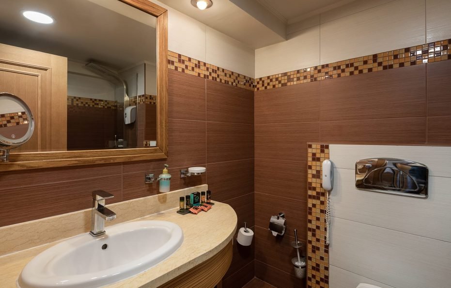 Economy Room