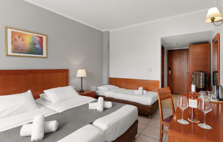 Double Room Standard | Mountain or Pool View