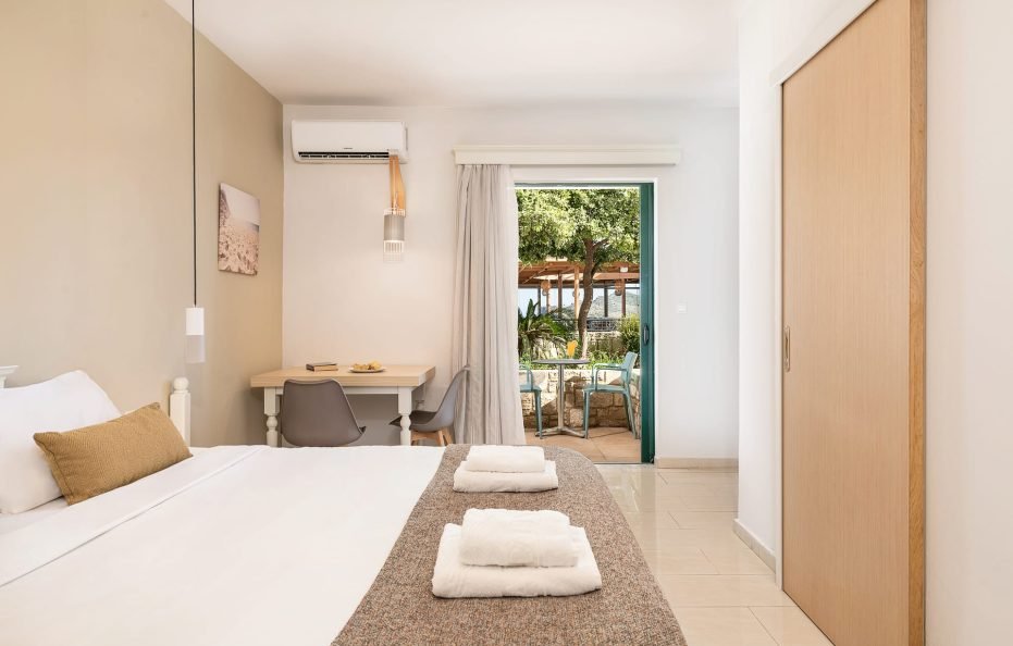 Studio Side Sea View