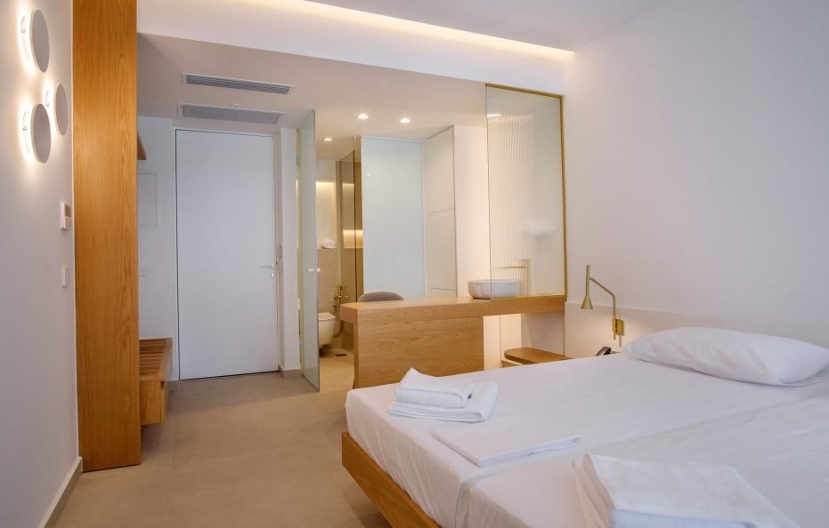 Junior Suite Swim-Up