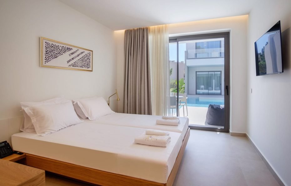 Junior Suite Swim-Up