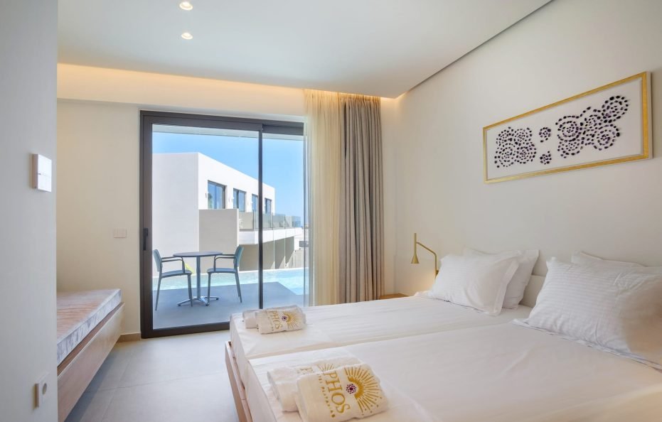 Deluxe Junior Suite Swim-Up