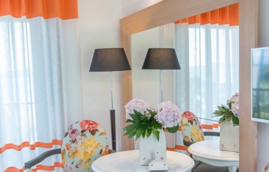 Two Bedroom Suite with Sea View – 4 People – 90 s.m