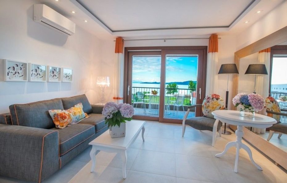 Two Bedroom Suite with Sea View – 4 People – 90 s.m