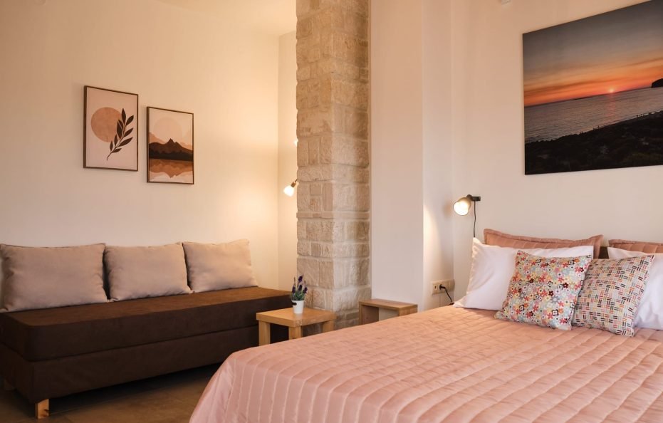 Villa With Pool And 3 Bedrooms