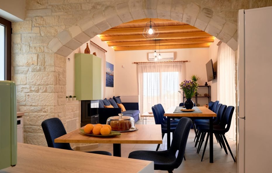 Villa With Pool And 3 Bedrooms