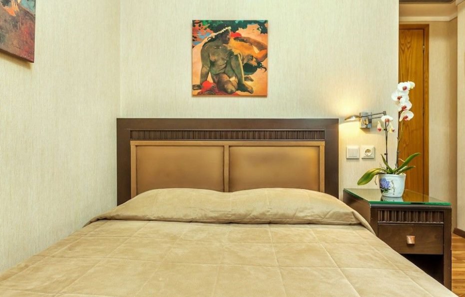 SINGLE ROOM