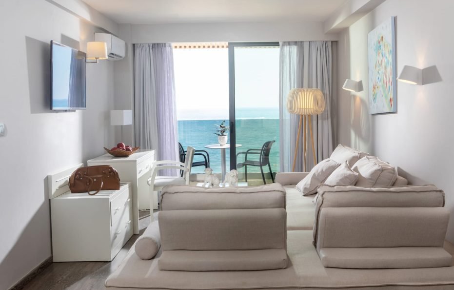 Deluxe 1 Bedroom Suite Sea View