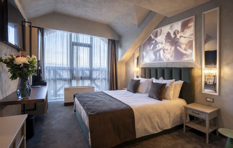 Deluxe Room Mountain View