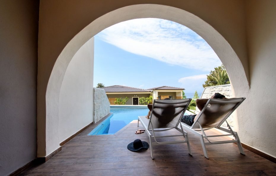 Sharing Pool Deluxe