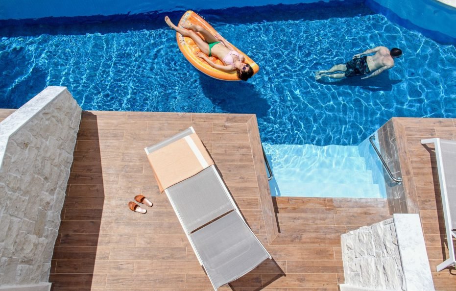 Sharing Pool Deluxe
