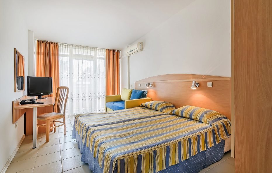 Family twin room