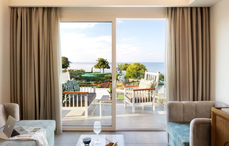 Junior Suite Sea View with Private pool