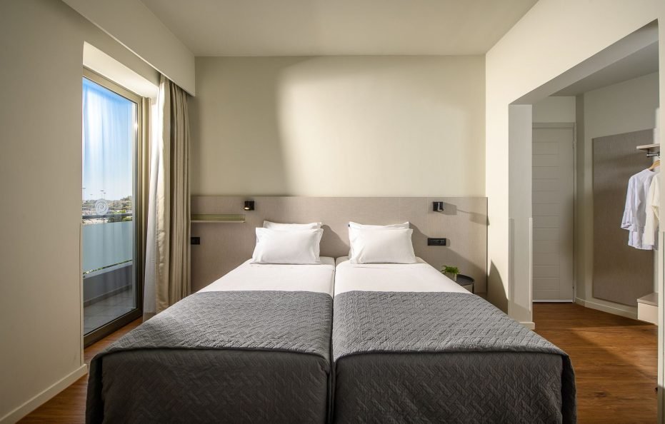 Double/Twin Sea View (1-2 pax)