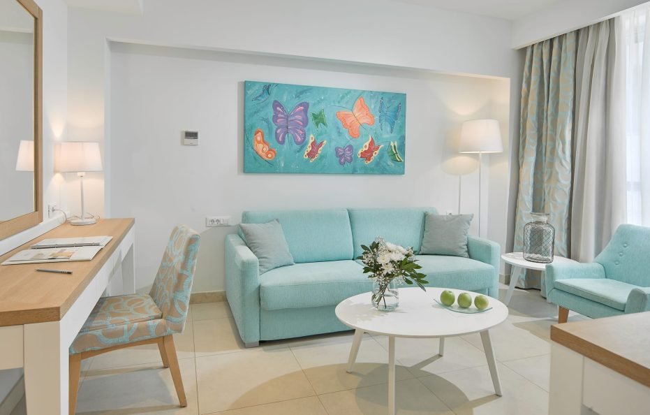 Junior Suite Sharing Pool (45 m2)