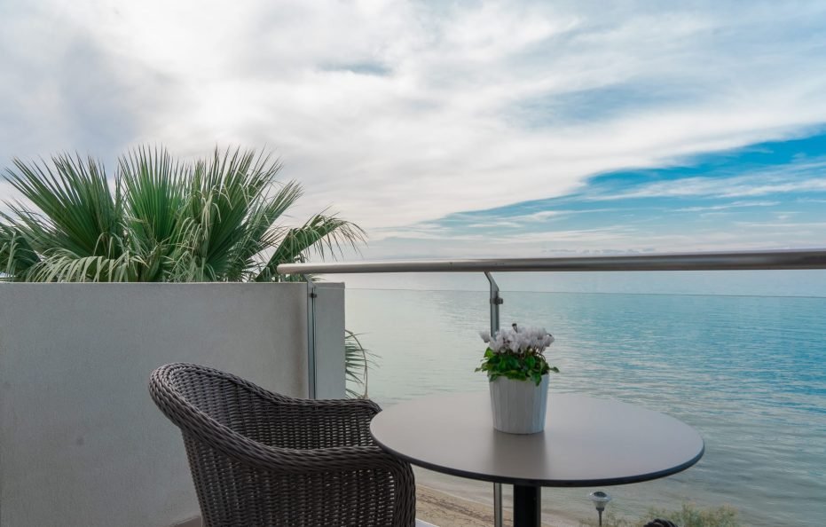 NEREID room COCO-MAT with front sea view