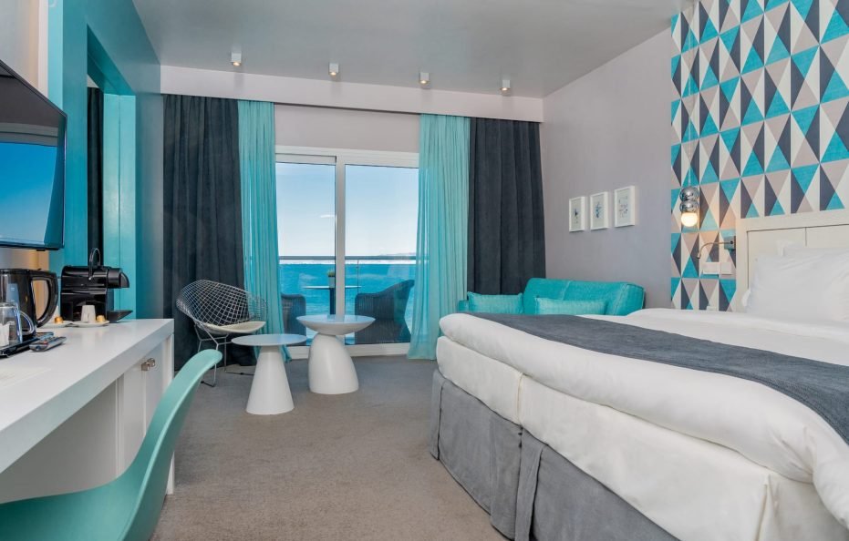 POSEIDON suite COCO-MAT with front sea view