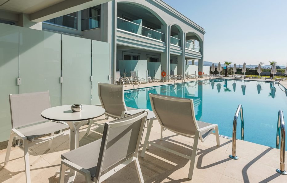 Twin Standard Sharing Pool (30 m2)