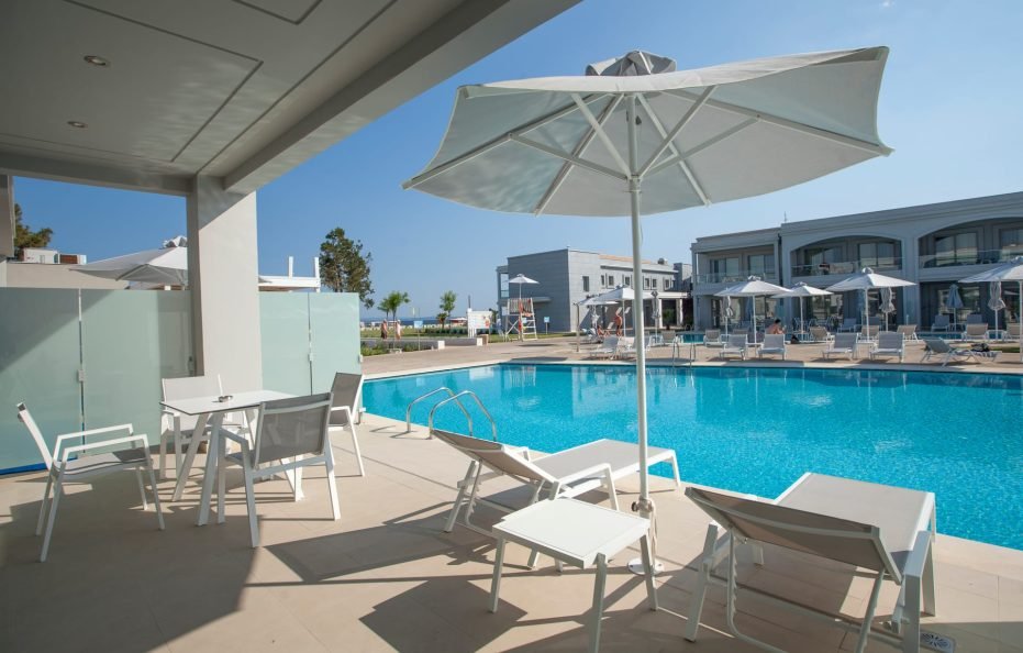 Junior Suite Sharing Pool (45 m2)