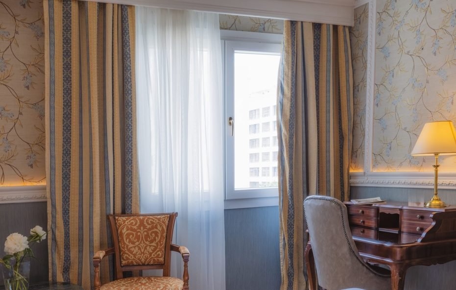 Deluxe King Bed City View