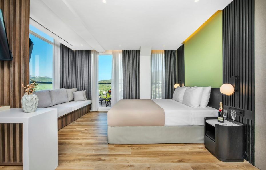 Rooftop Cocomat Suites