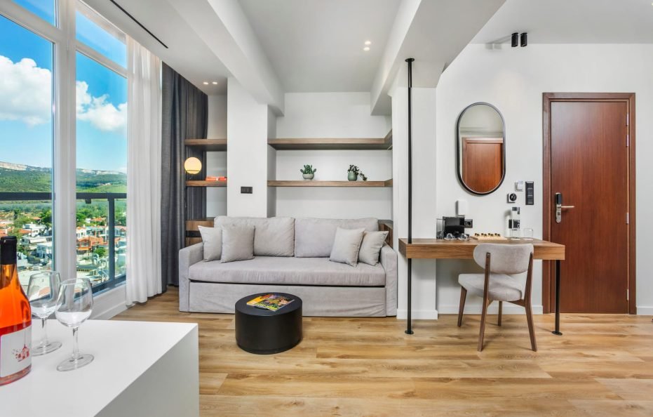 Rooftop Cocomat Suites