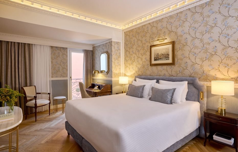 Deluxe King Bed City View