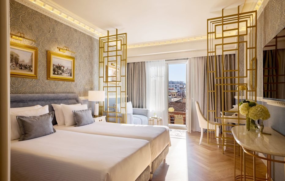Deluxe Open-Plan Suite with Twin Beds and View of Ladadika