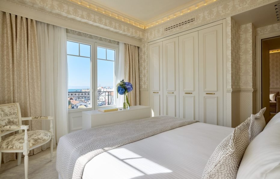 Deluxe Corner Suite with King Bed and Old Port View