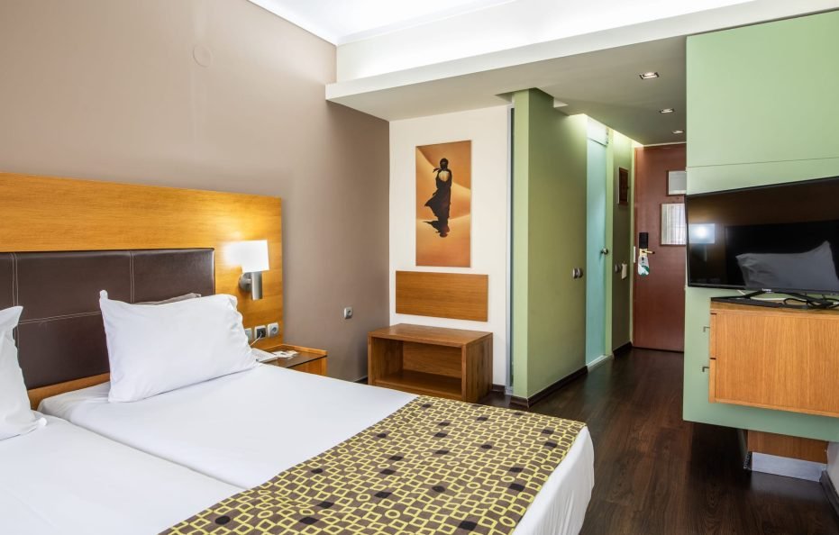 Connecting Elegant Room
