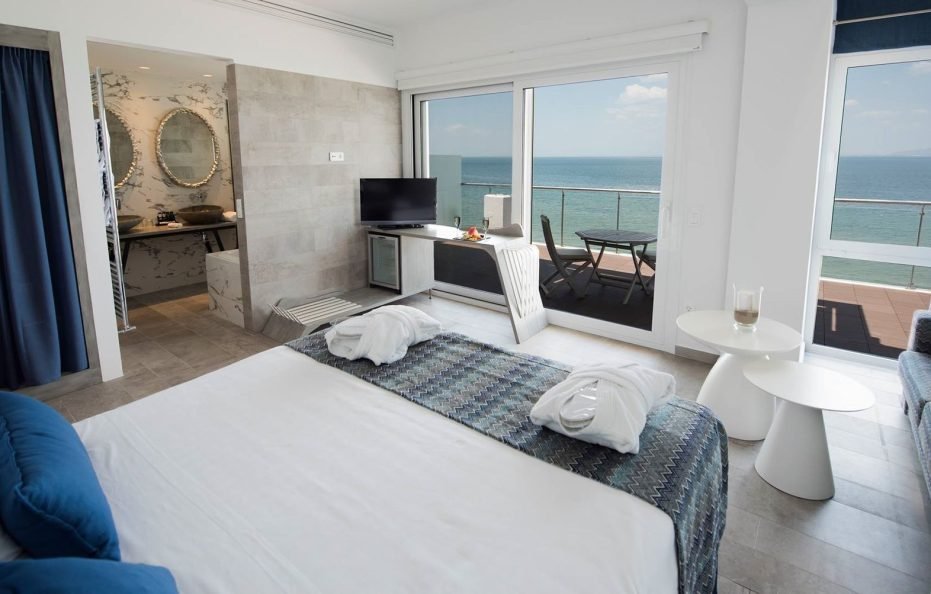 AEOLUS suite COCO-MAT with panoramic sea view