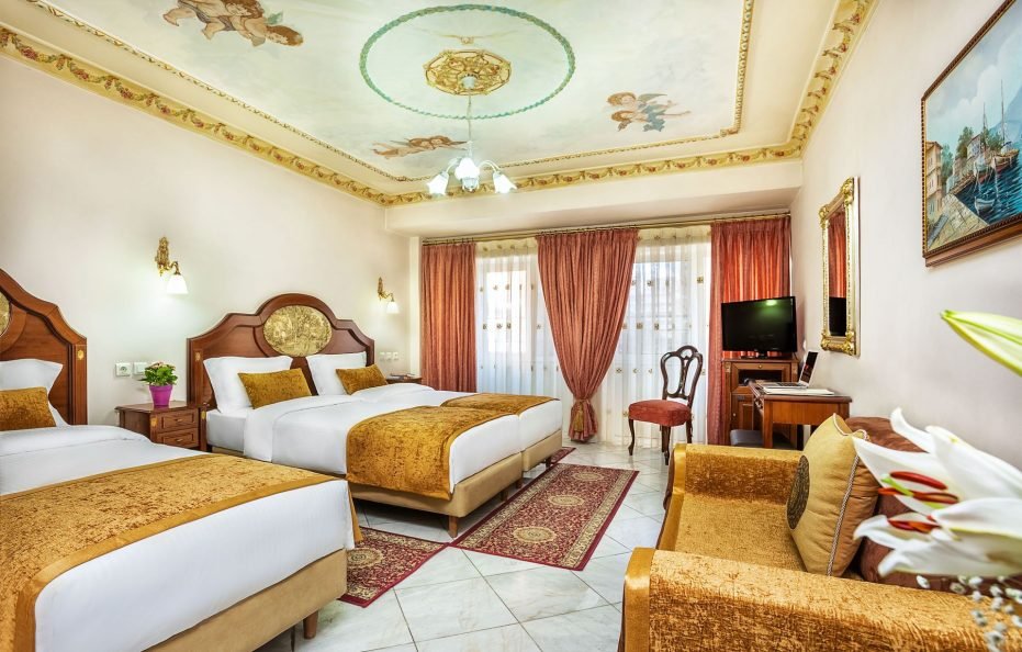 Standard Triple (King+Single Bed) City View