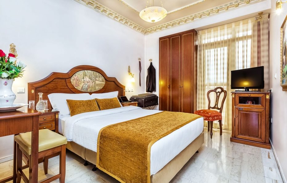 Standard (King Bed) City View
