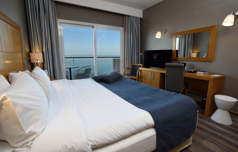NEREID room COCO-MAT with front sea view