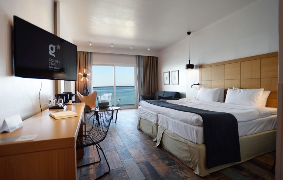 HEPHAESTUS suite COCO-MAT with front sea view