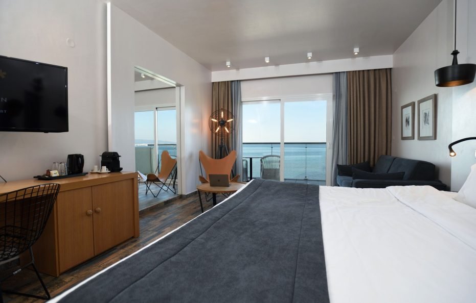 HEPHAESTUS suite COCO-MAT with front sea view