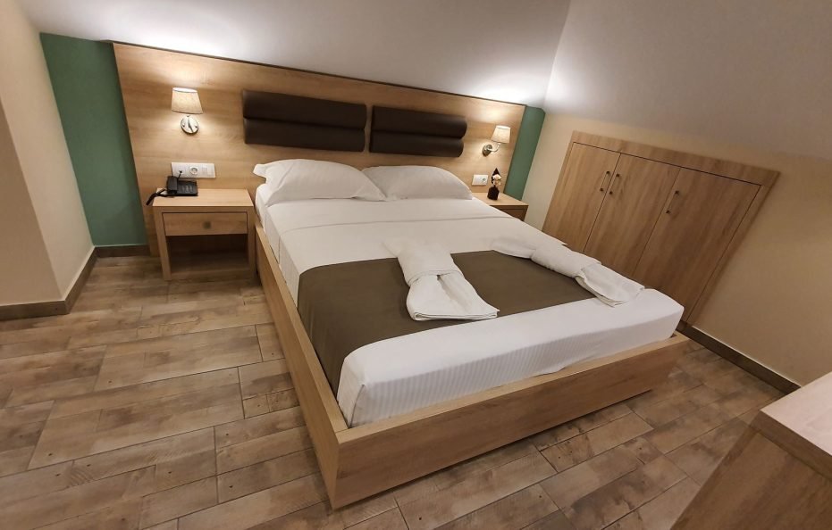 Deluxe Triple Attic room with balcony