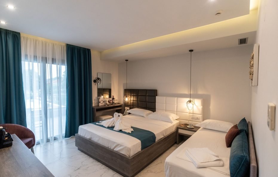 Deluxe Triple Room with balcony